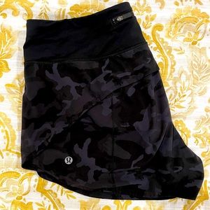 Lululemon Speed Up Mid-Rise Lined Shorts 4”